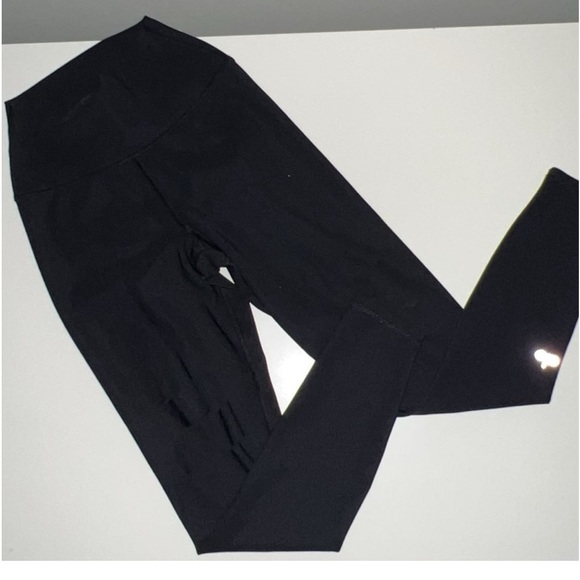 ALO Yoga High-Waist Ripped Warrior Legging size XXS - Picture 6 of 15